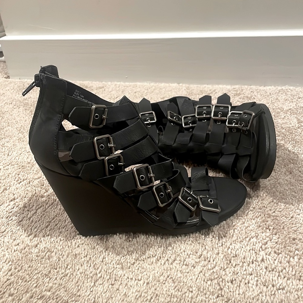 Madden girl caged wedges